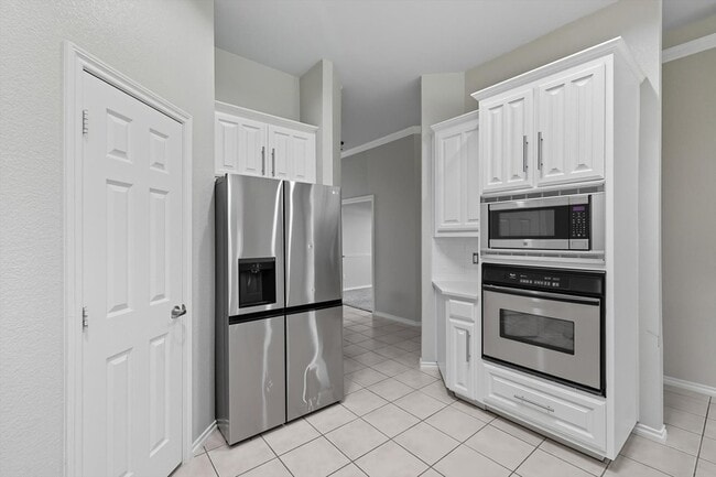 Building Photo - 4833 Heber Springs Trail