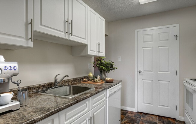 Building Photo - Huntington Place