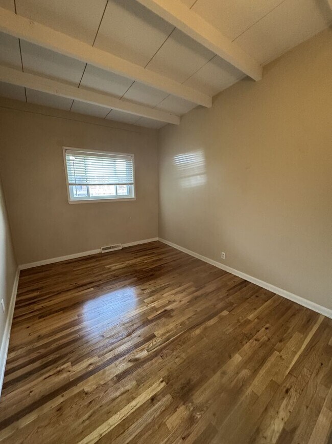 Foto del edificio - 2260-2268 Ames St