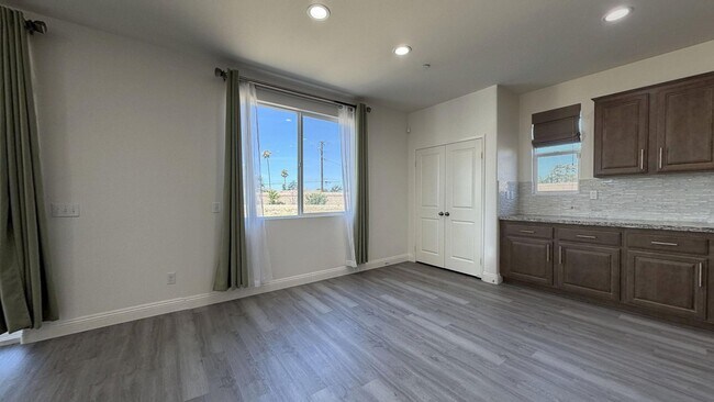 Foto del edificio - 1317 Alpine Ave