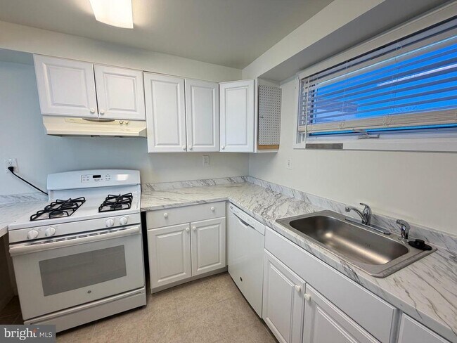 Foto del edificio - 5485 Harpers Farm Rd