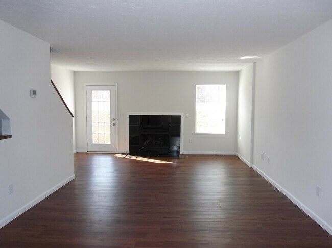Foto del edificio - 4217 Otter Creek Dr