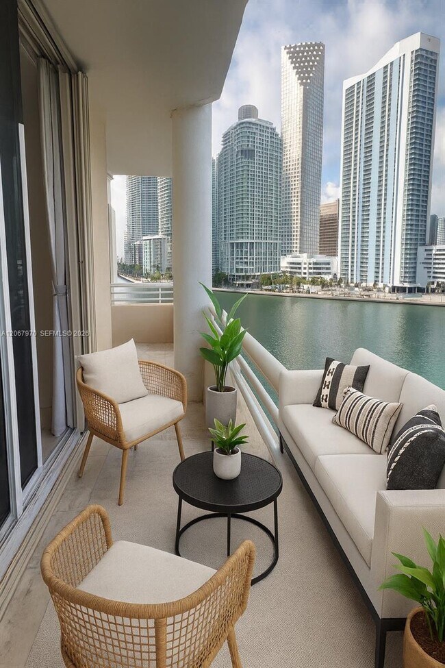Foto del edificio - 888 Brickell Key Dr