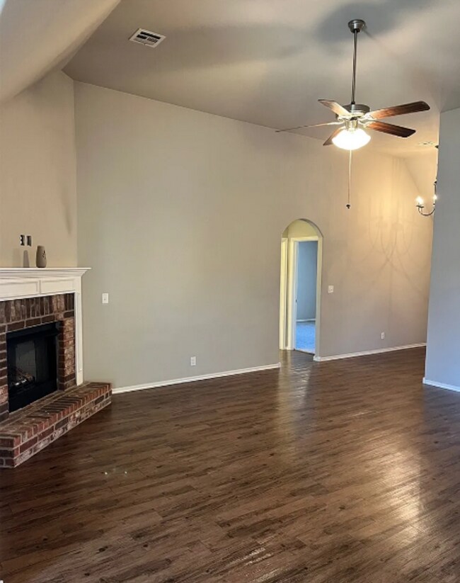 Foto del edificio - 3 Bed | 2 Bath in Broken Arrow!