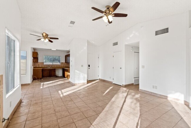 Foto del edificio - Tucson, AZ - House - $1,695.00 Available A...