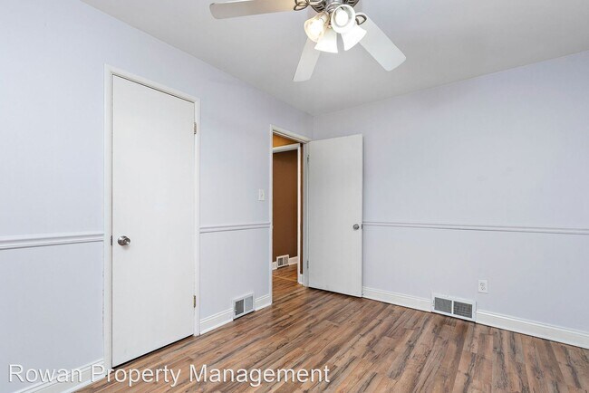 Building Photo - 4 br, 1 bath House - 7644 Rainbow Dr.