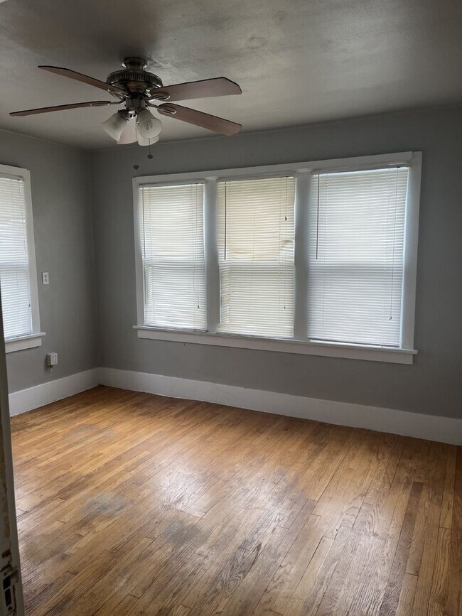 Foto del edificio - 2-Bedroom Home near Uptown.