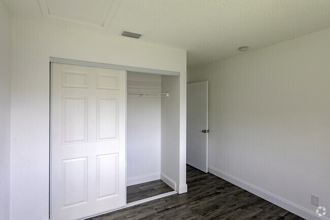 3 habitaciones, 1,5 baños - 1167 pies cuadrados - Dormitorio principal - Spinnaker Landing Apartments