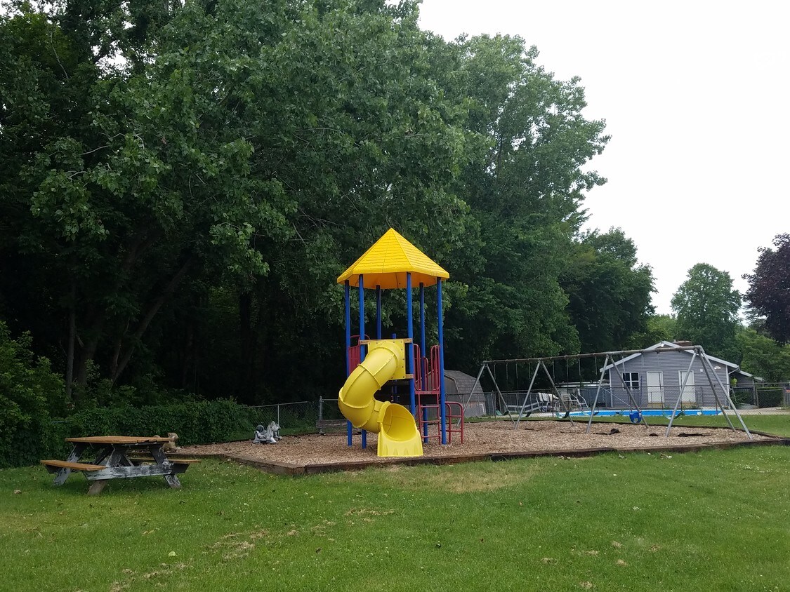 2088 E Empire Ave, Benton Harbor, MI 49022 House Rental in Benton