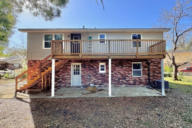 Building Photo - AVAILABLE JANUARY 2026! (Pet Friendly)