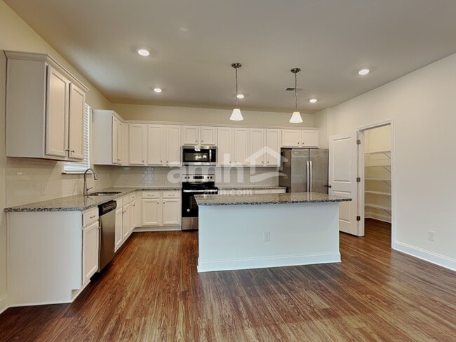 Building Photo - 183 Larragan Dr