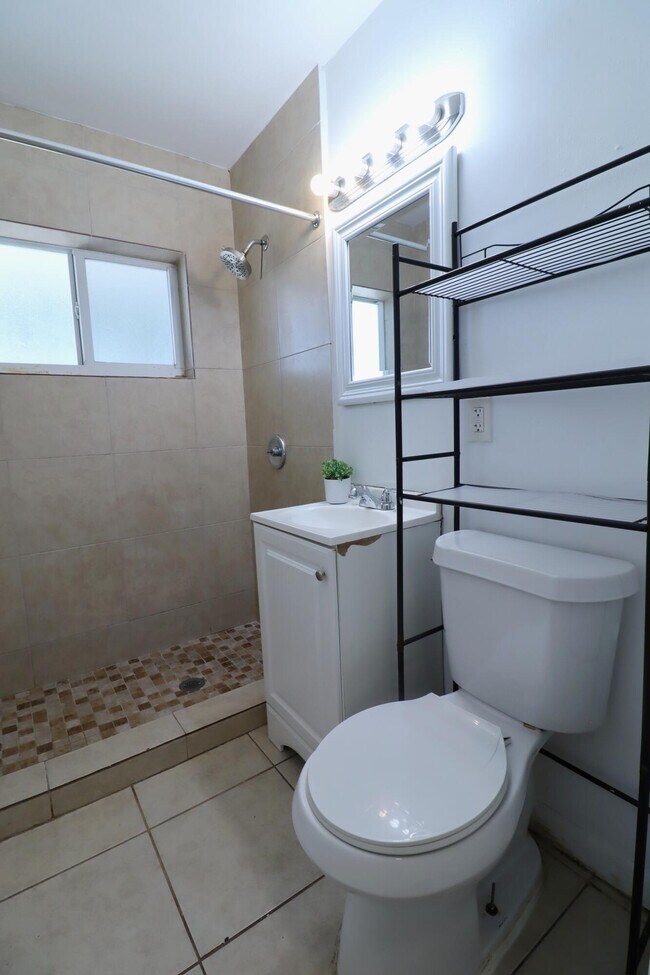 Foto del edificio - 1960 SW 41st Ave