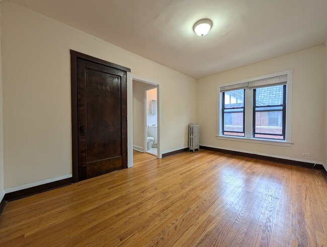 Building Photo - 3312 W Schubert Ave