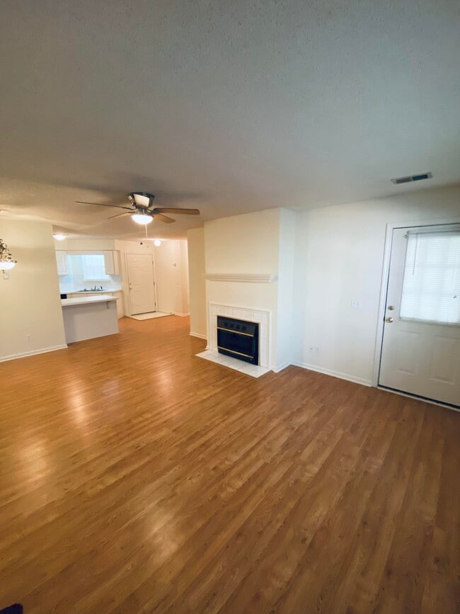 Photo - 2810 Mulberry Ln Apartment