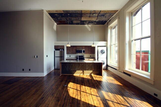 Building Photo - 430 S Gay St