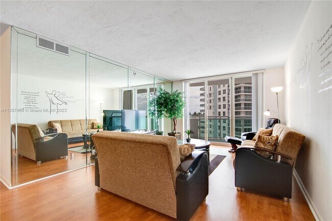 Foto del edificio - 3001 S Ocean Dr