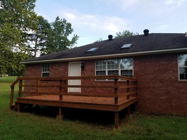 Foto del edificio - 18 Fairbrook Ln