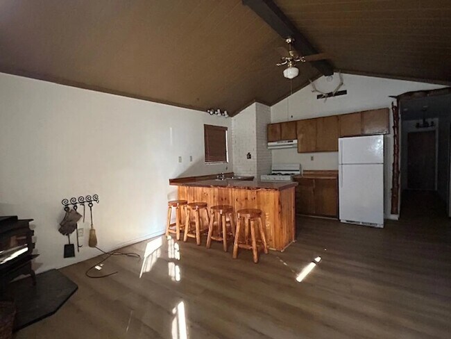 Foto del edificio - 259 Spruce Ln