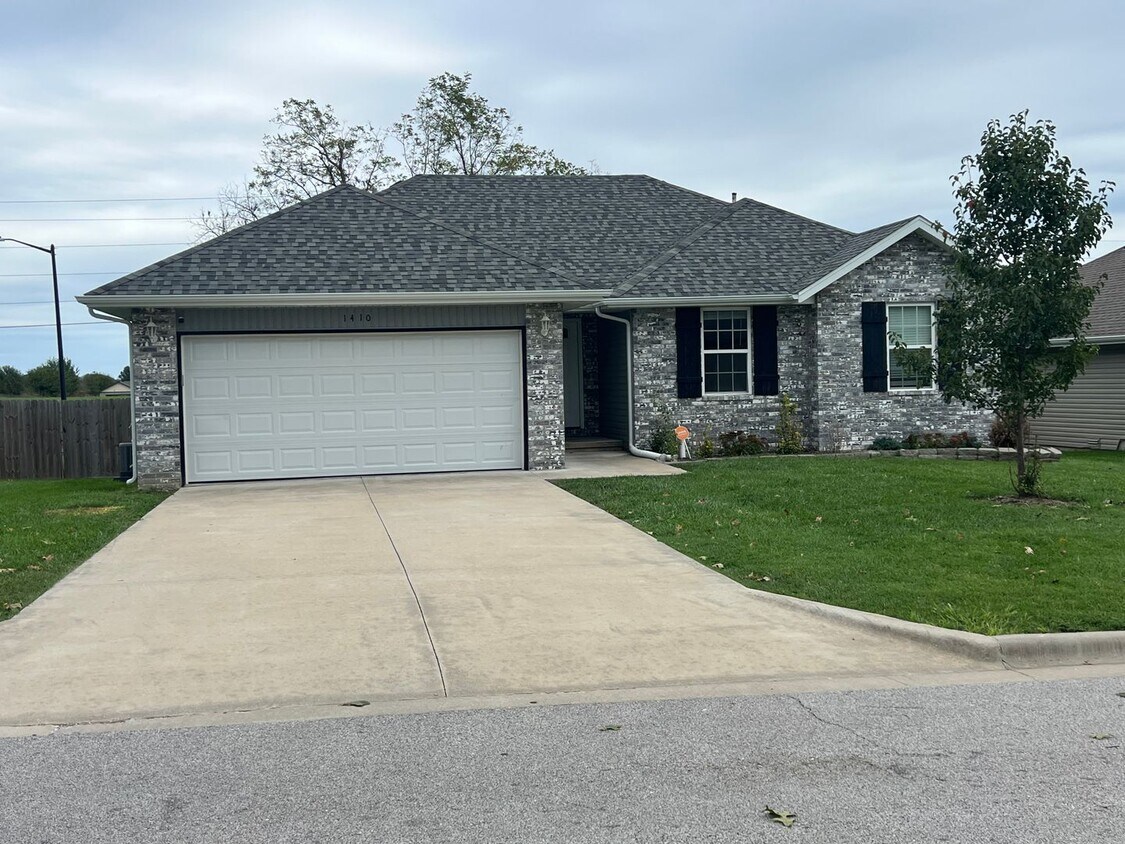 Recently Updated in Republic! House Rental in Republic, MO