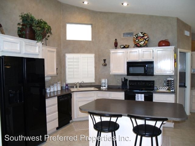 Building Photo - 3030 N 152nd Ln