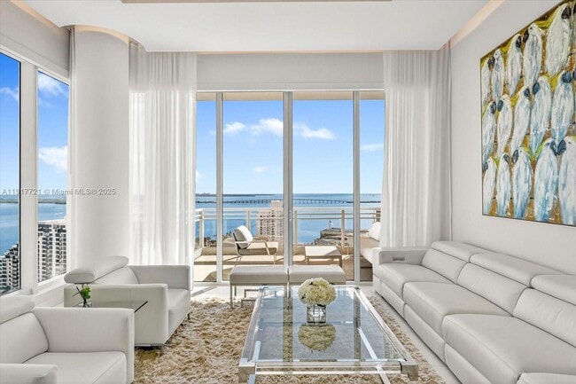 Foto del edificio - 900 Brickell Key Blvd