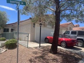 Building Photo - 7811 Oak Point