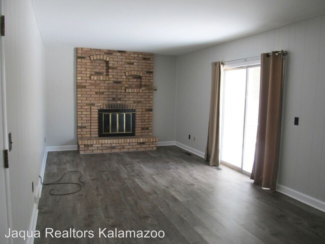Building Photo - 3 br, 2 bath House - 1408 Romence Rd.