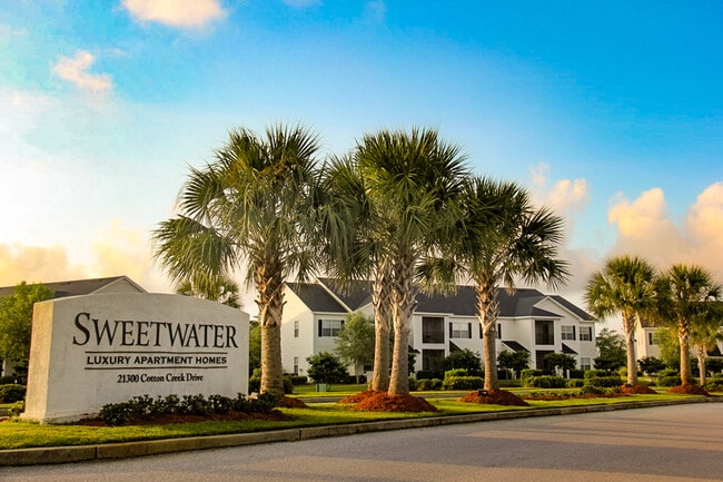 Building Photo - Sweetwater