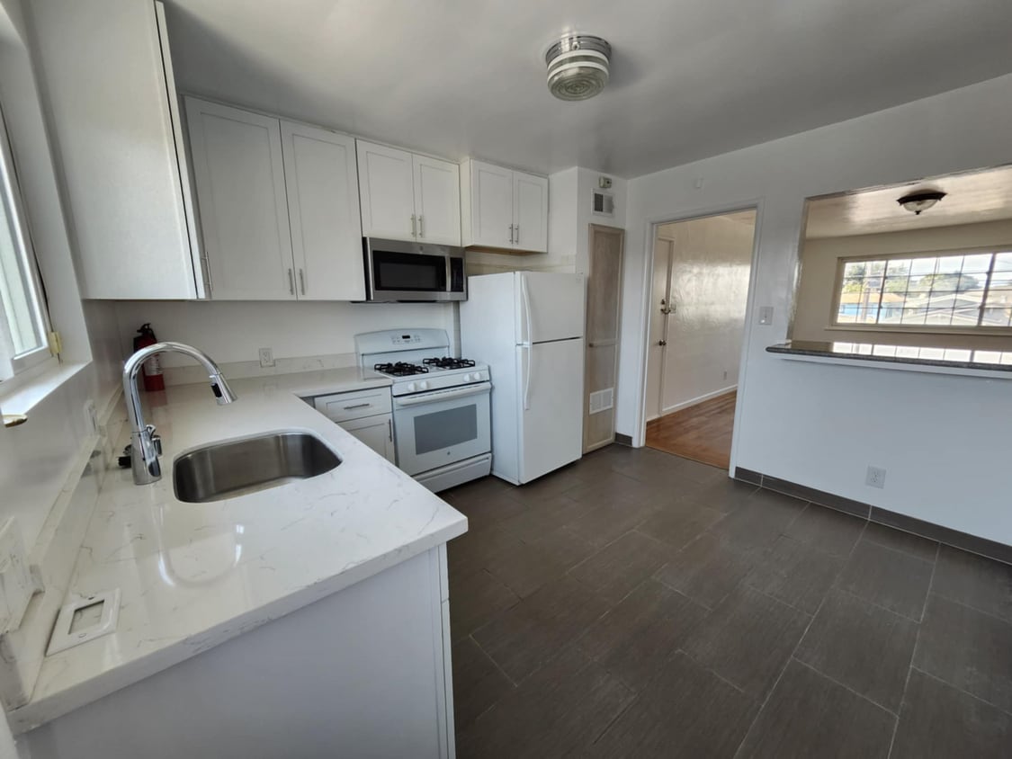 Photo - 4300 Market St (Oakland, CA)