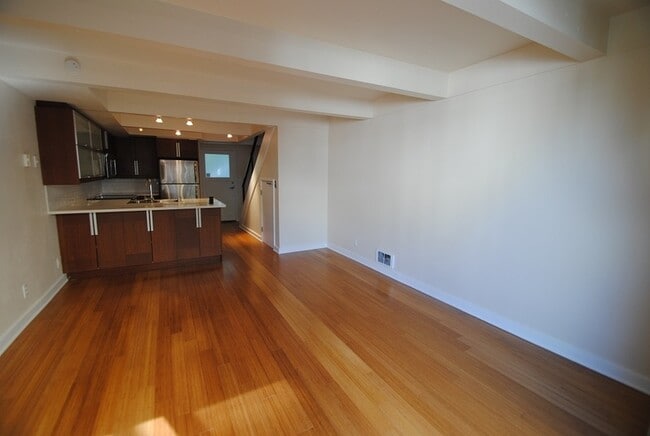 Photo - 39 Etruria St House