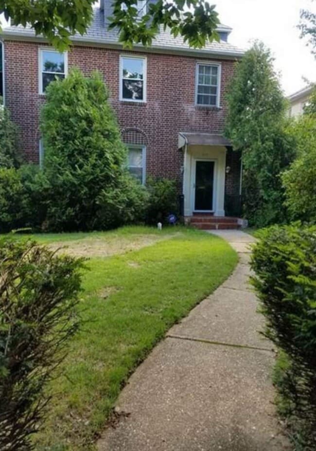 Photo - 3213 Dorchester Rd House