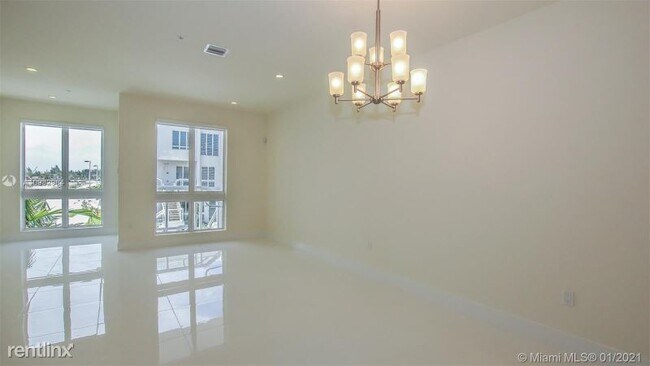 Foto del edificio - 10260 NW 63rd Terrace