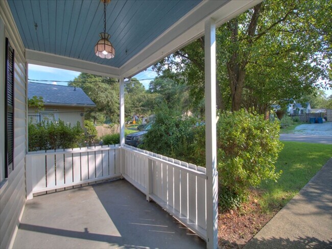 Foto del edificio - Charming Bungalow in Northgate Park With B...