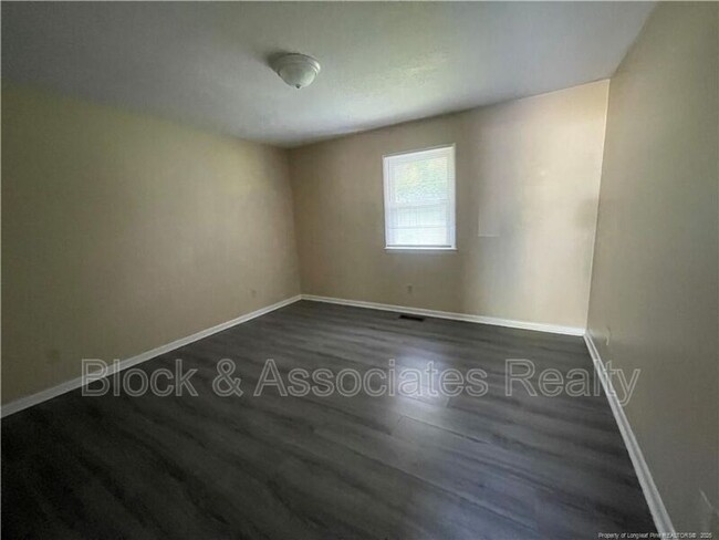 Building Photo - 4959 Fieldcrest Dr