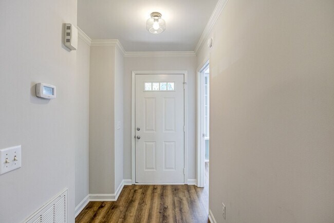 Foto del edificio - 126 Crookham Ct