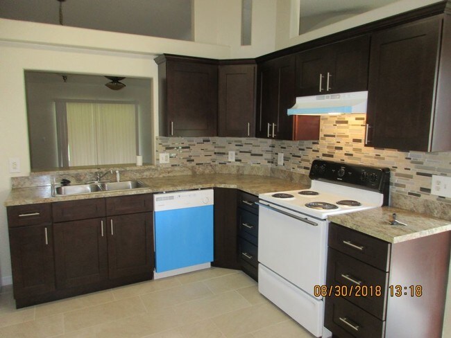 Foto del edificio - PEBBLE POINT HOME