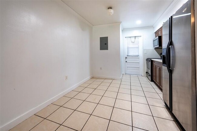 Building Photo - 6170 SW 43rd St
