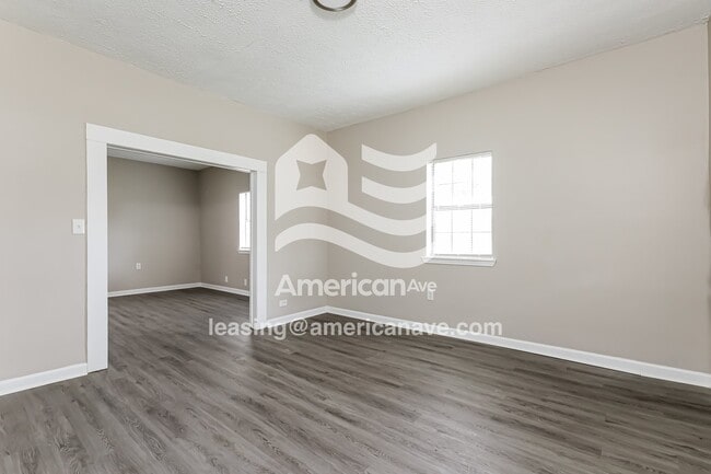 Foto del edificio - 335 Dewitt Ave