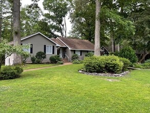 Building Photo - 613 Piney Point Rd
