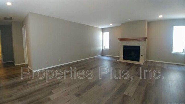 Building Photo - 6518 E 90th St