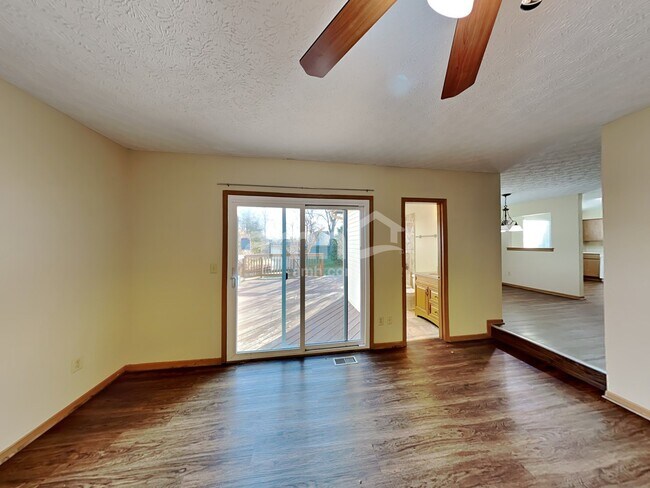 Building Photo - 1725 Convair Dr