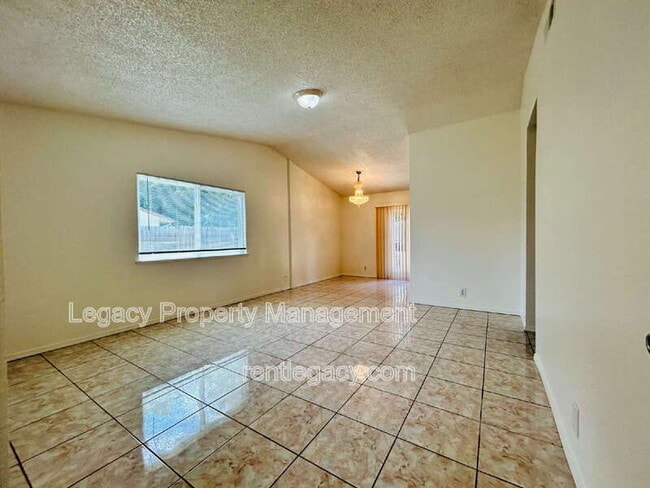 Building Photo - 3609 Huntsman Dr