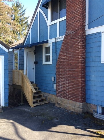 exterior entrance - 109 2nd Ave