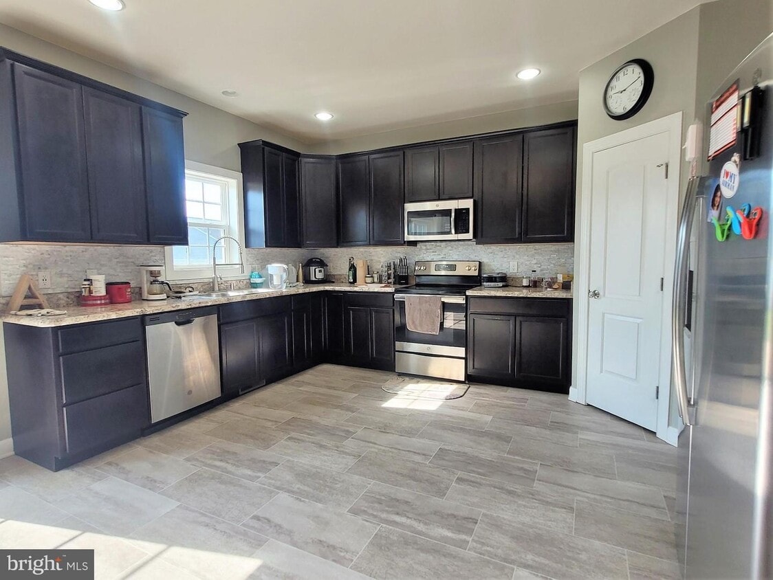 252 Hightide Dr, Frederica, DE 19946 House Rental in Frederica, DE