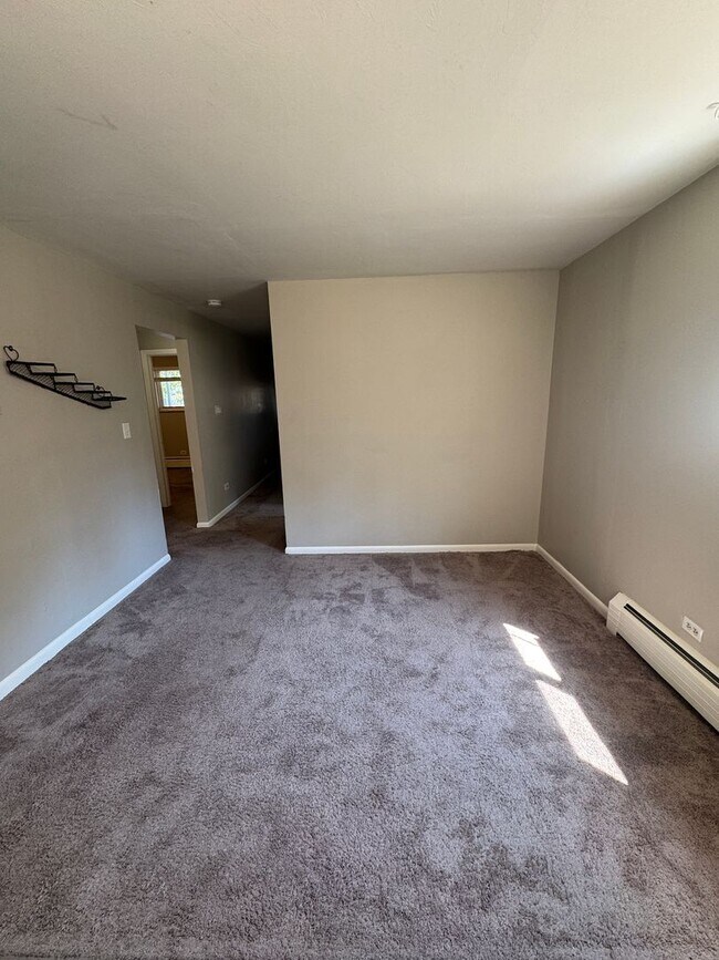 Foto del edificio - Updated 3-bedroom 1 bathroom in Littleton!