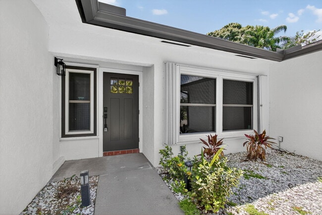 Building Photo - 280 Sulky Way