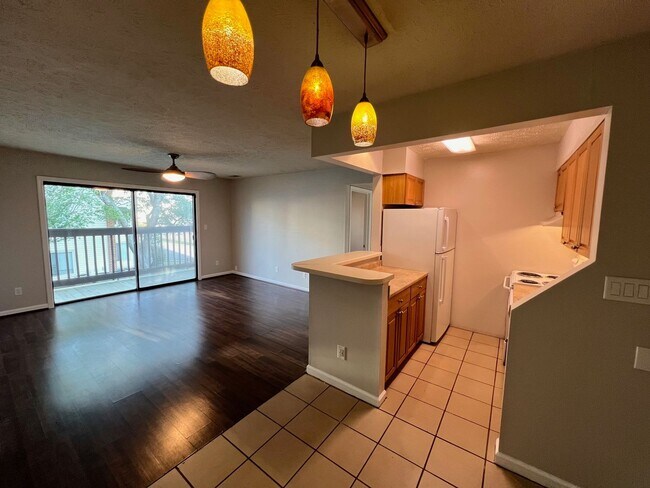 Building Photo - 1 Bedroom Apartment in Hampton Club – Move...