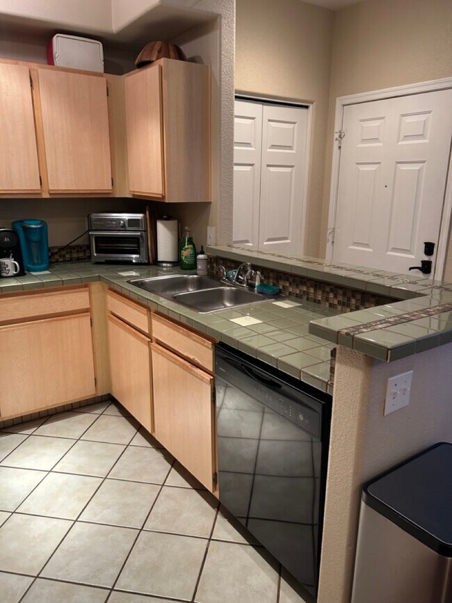 Building Photo - 4343 Soliere Ave