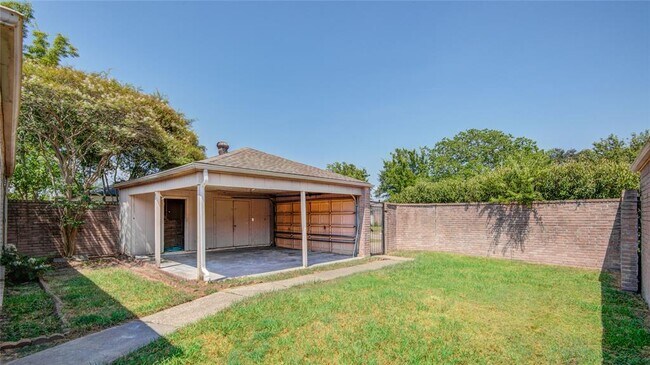 Foto del edificio - 9322 Beringwood Dr