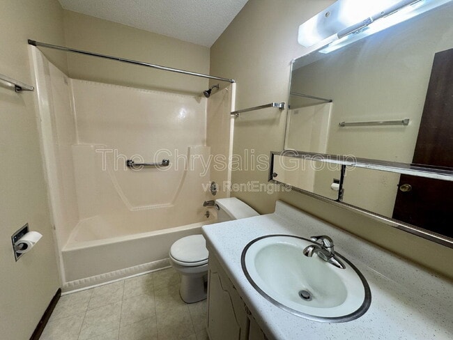 Building Photo - 445 Elm Pl